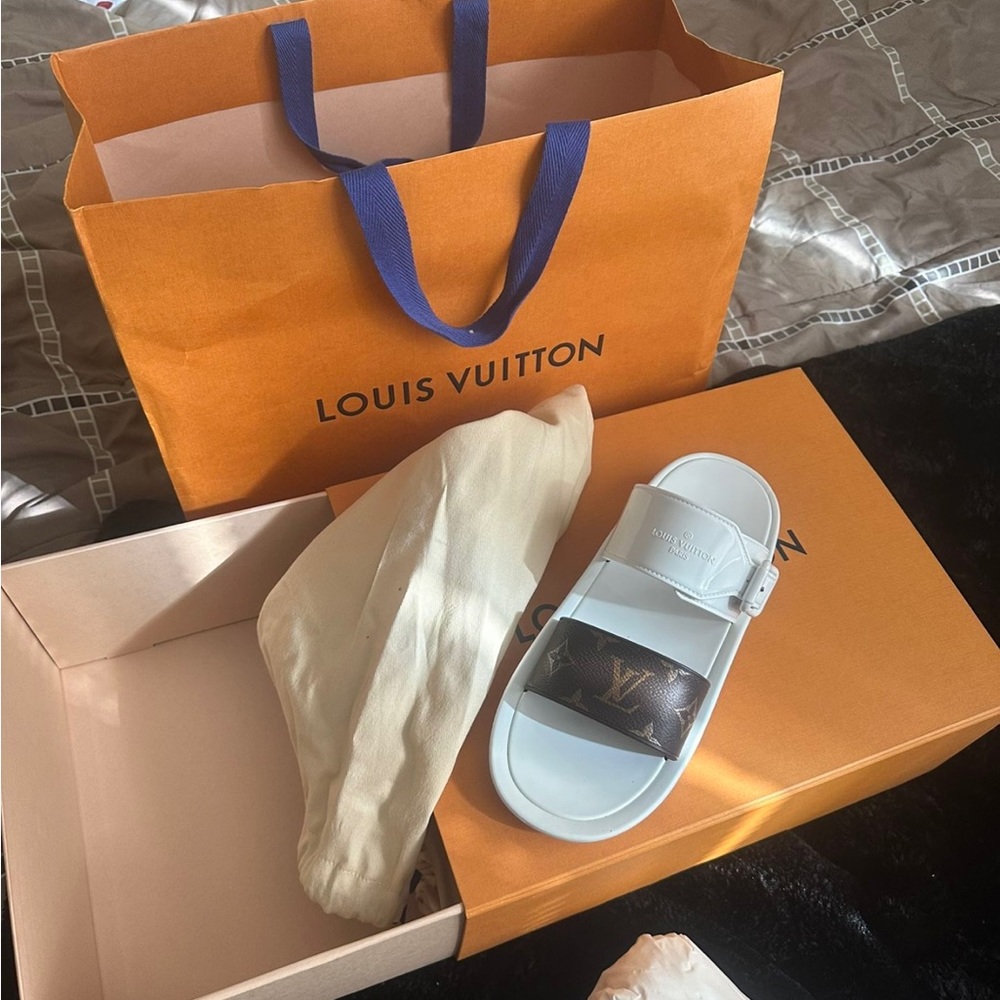 Louis Vuitton bathe summer sandals